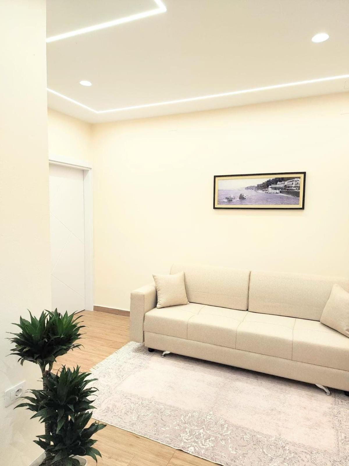 New Apartment Close To Sea And Downtown Vlore Exterior photo