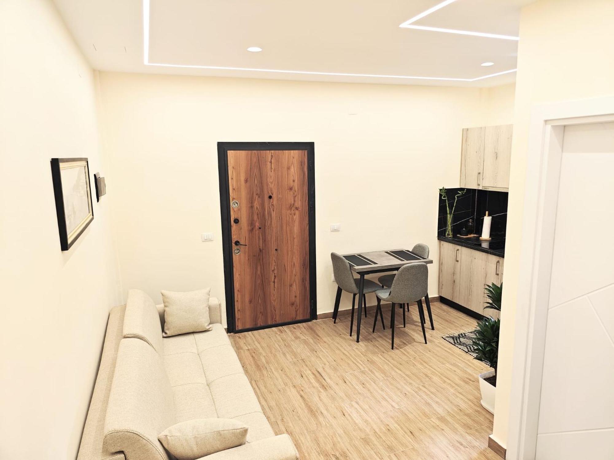 New Apartment Close To Sea And Downtown Vlore Exterior photo