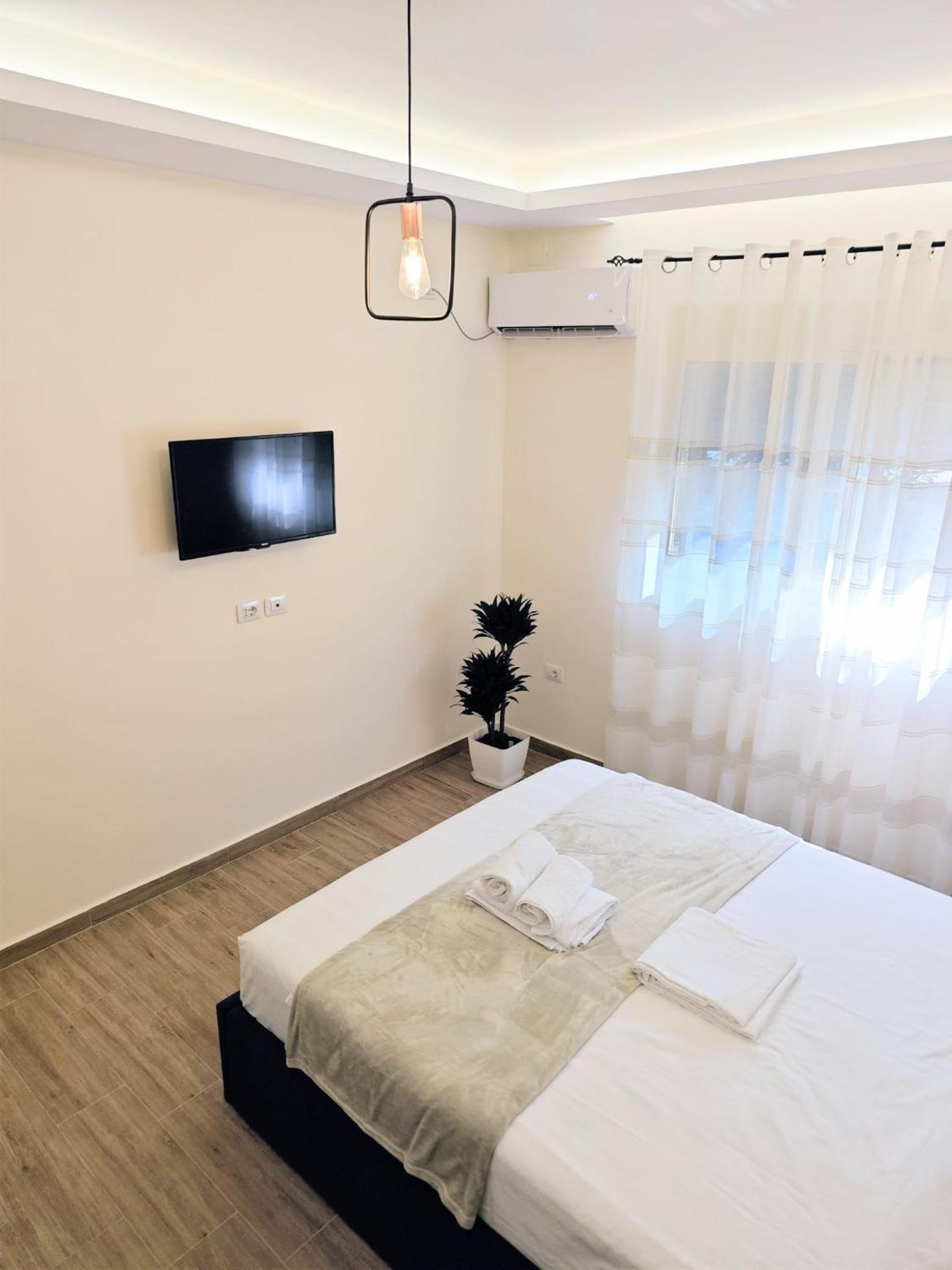 New Apartment Close To Sea And Downtown Vlore Exterior photo