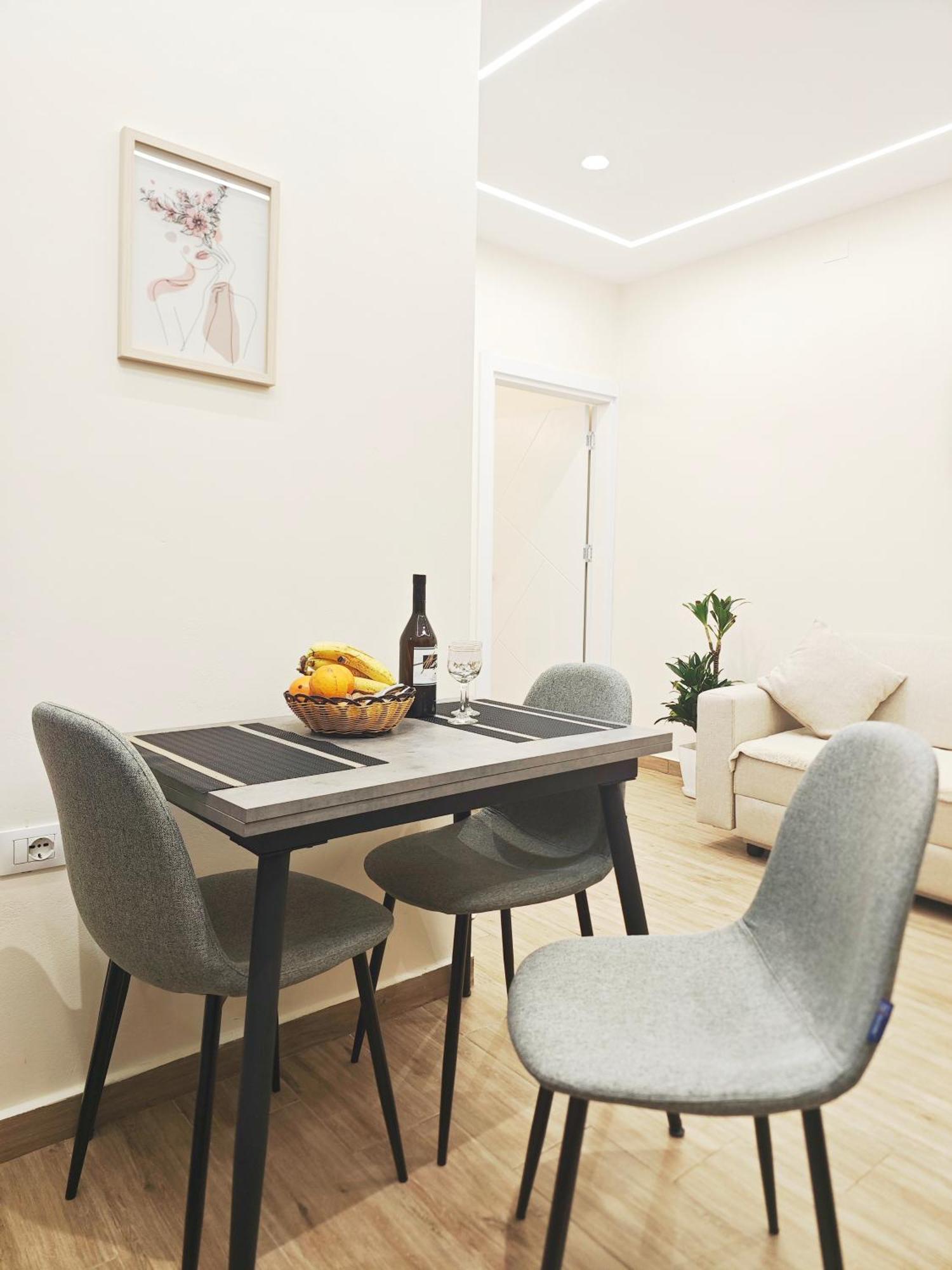 New Apartment Close To Sea And Downtown Vlore Exterior photo